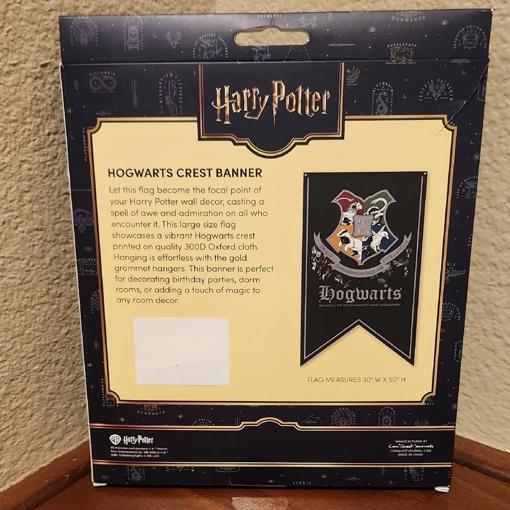 Harry Potter Hogwarts Crest Tapestry - Black